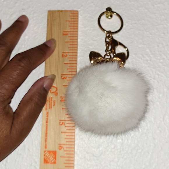 Fox Salmon Faux Rhinestone/Faux Pearls White Faux Fur Keychain WhiteGold 5" NWOT - Picture 10 of 10